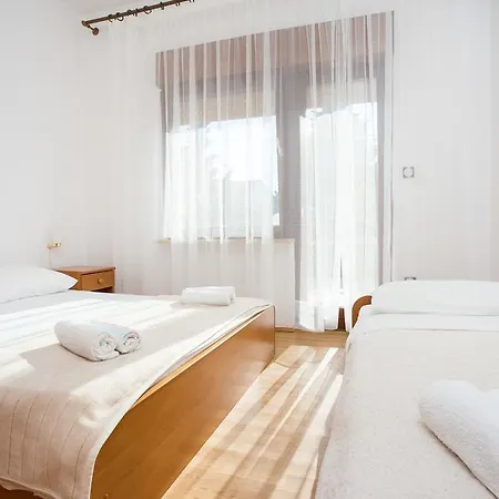 Apartment Nikola *